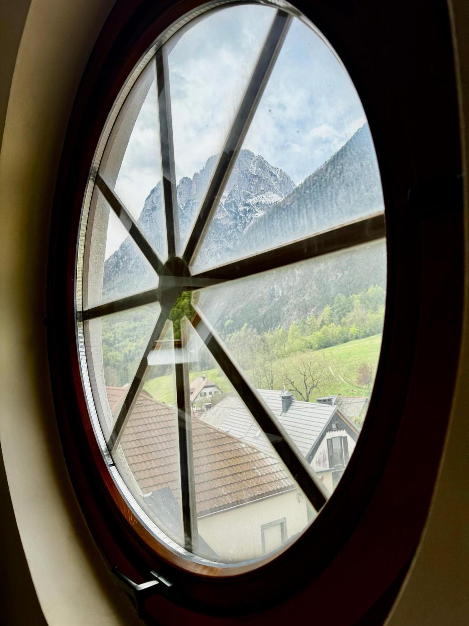 Hotel Alpine لوغ بود مانغارتوم المظهر الخارجي الصورة